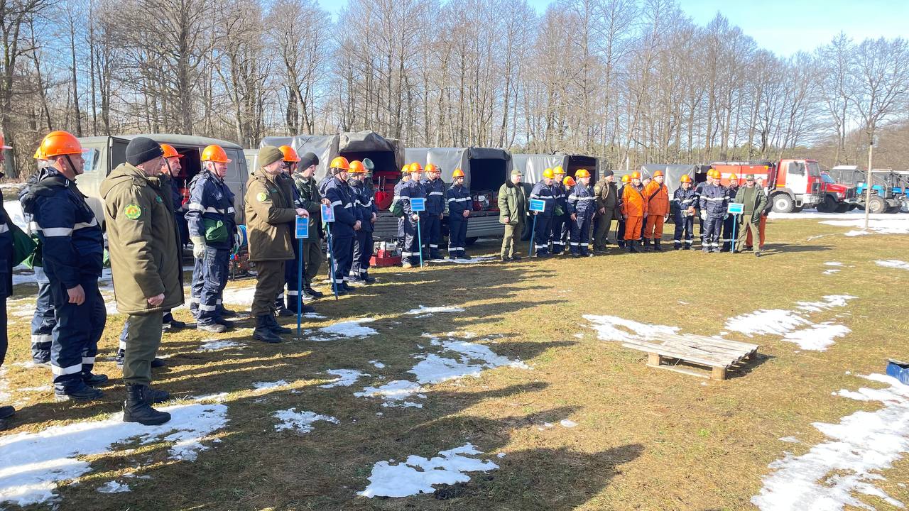 В Дятловском лесхозе прошла проверка готовности команд лесничеств к пожароопасному сезону 2026 года.