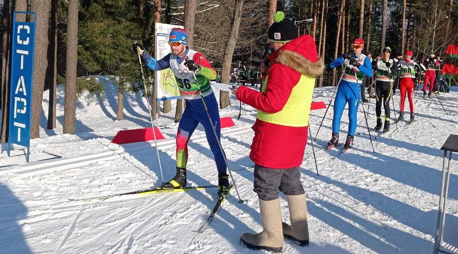 Лучшие лыжники отрасли соревнуются на Заячьей поляне (ФОТО)